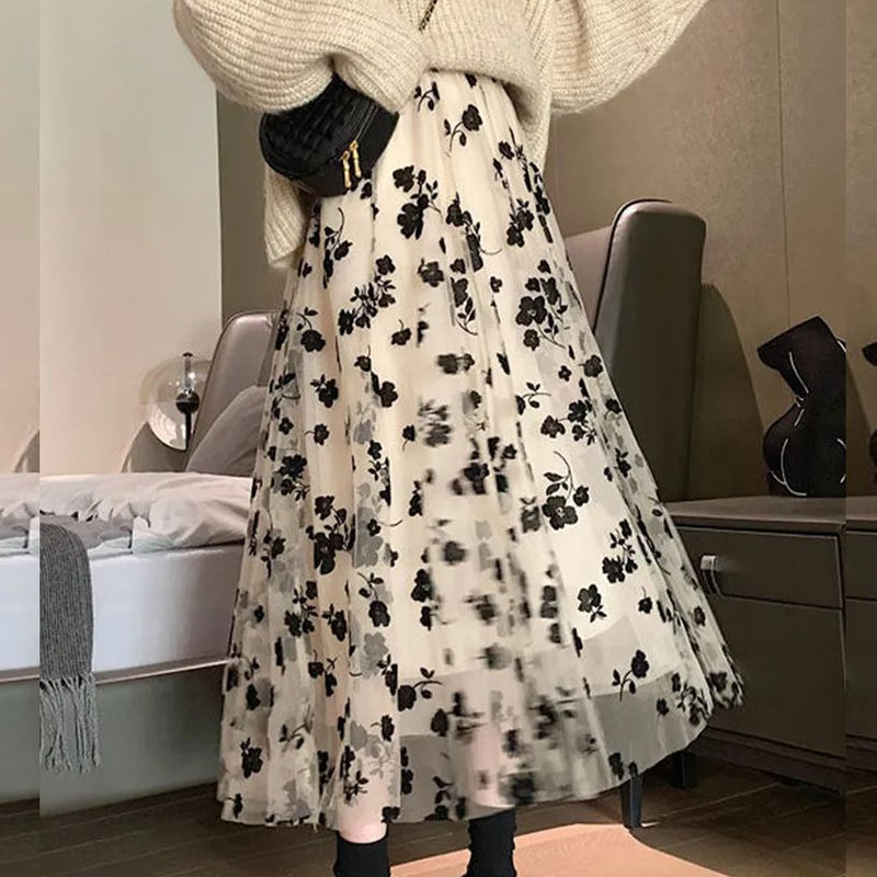 Saia Midi Jardim Negro - Bege - Maria Rios